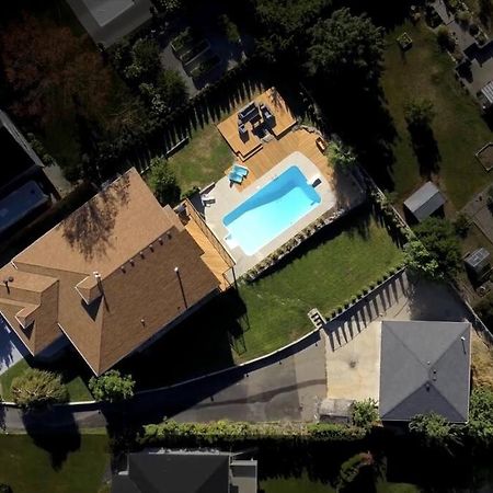 Luxurious 5 Bedroom House With Pool & Sauna West Kelowna Dış mekan fotoğraf