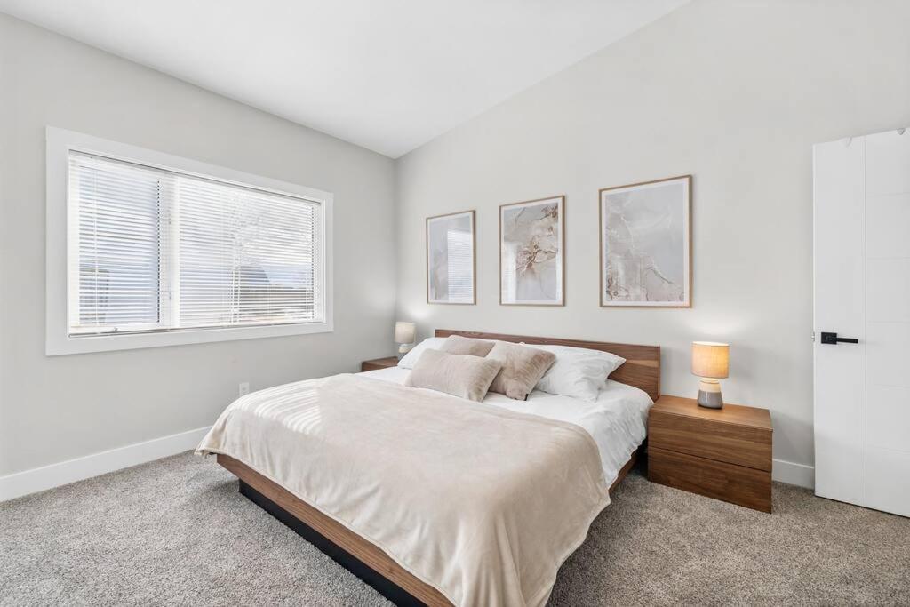 Luxurious 5 Bedroom House With Pool & Sauna West Kelowna Dış mekan fotoğraf