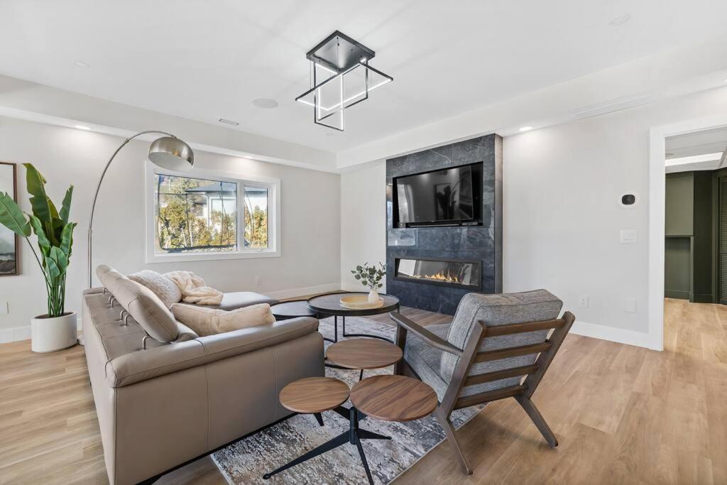 Luxurious 5 Bedroom House With Pool & Sauna West Kelowna Dış mekan fotoğraf