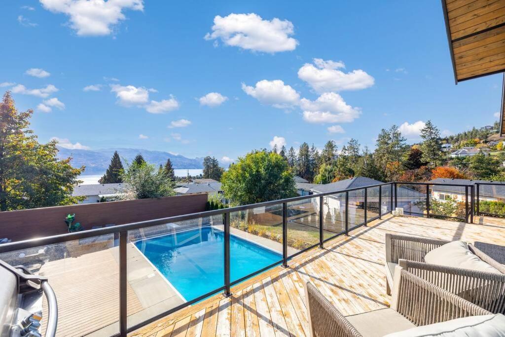 Luxurious 5 Bedroom House With Pool & Sauna West Kelowna Dış mekan fotoğraf