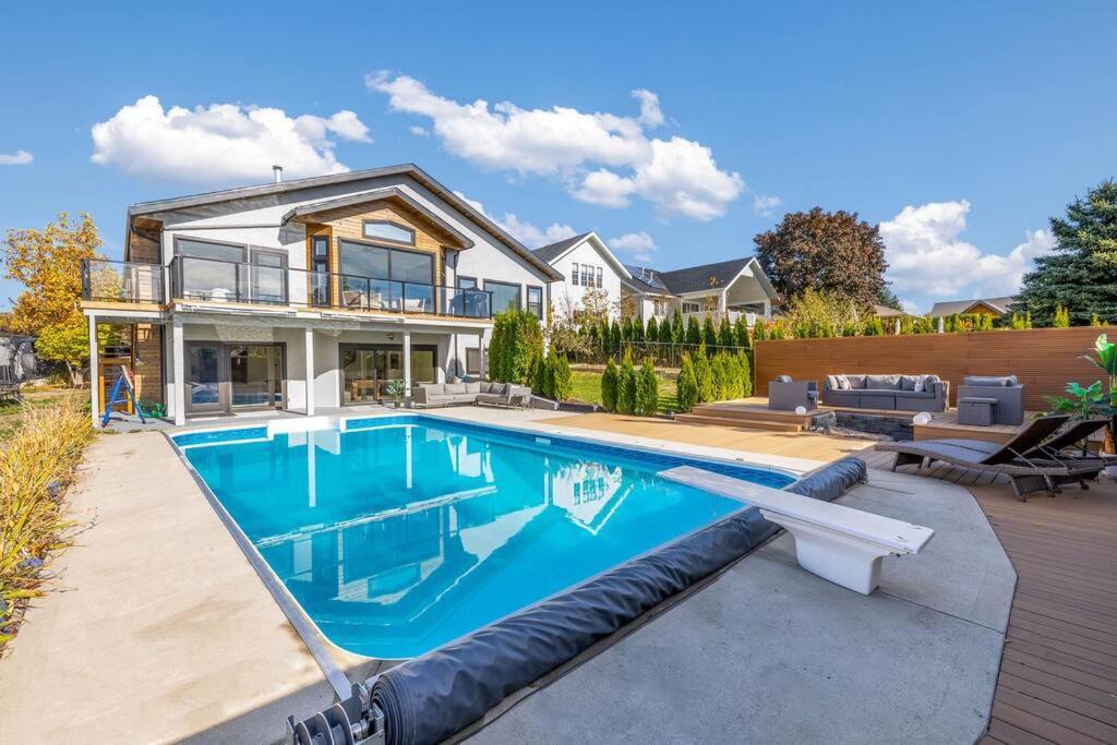 Luxurious 5 Bedroom House With Pool & Sauna West Kelowna Dış mekan fotoğraf