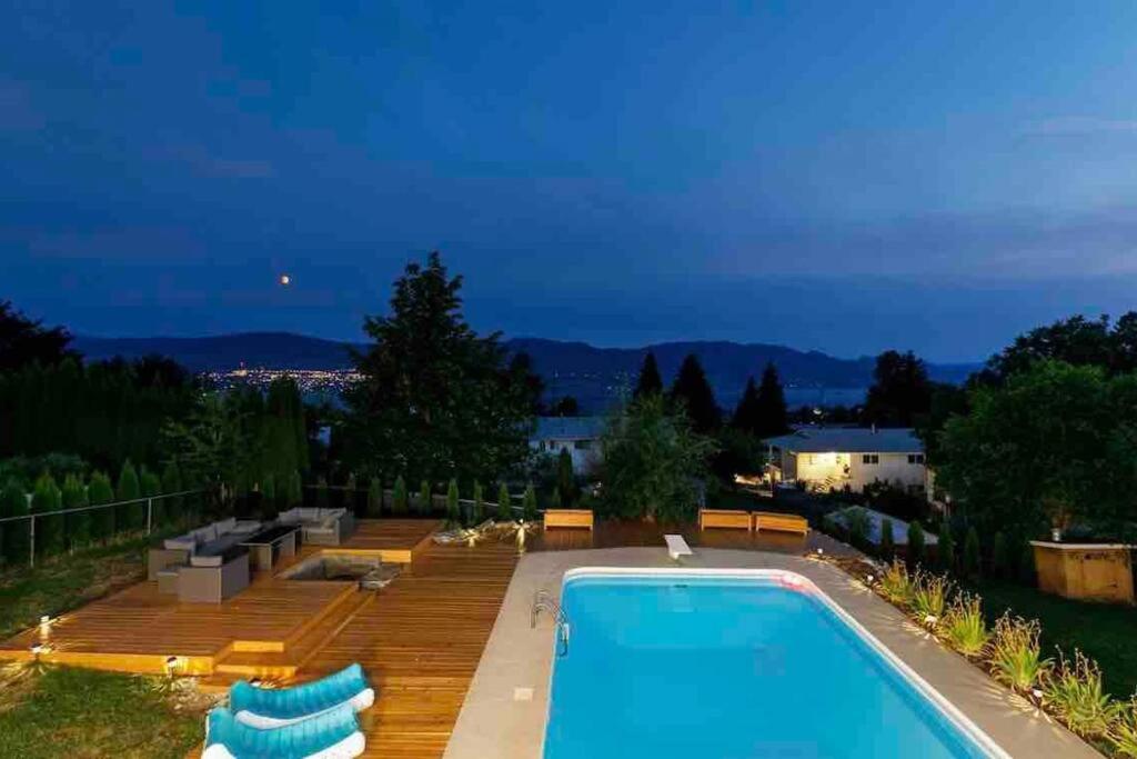 Luxurious 5 Bedroom House With Pool & Sauna West Kelowna Dış mekan fotoğraf