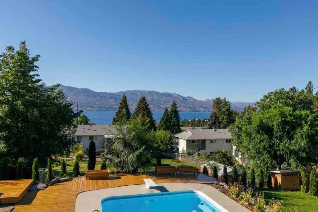 Luxurious 5 Bedroom House With Pool & Sauna West Kelowna Dış mekan fotoğraf