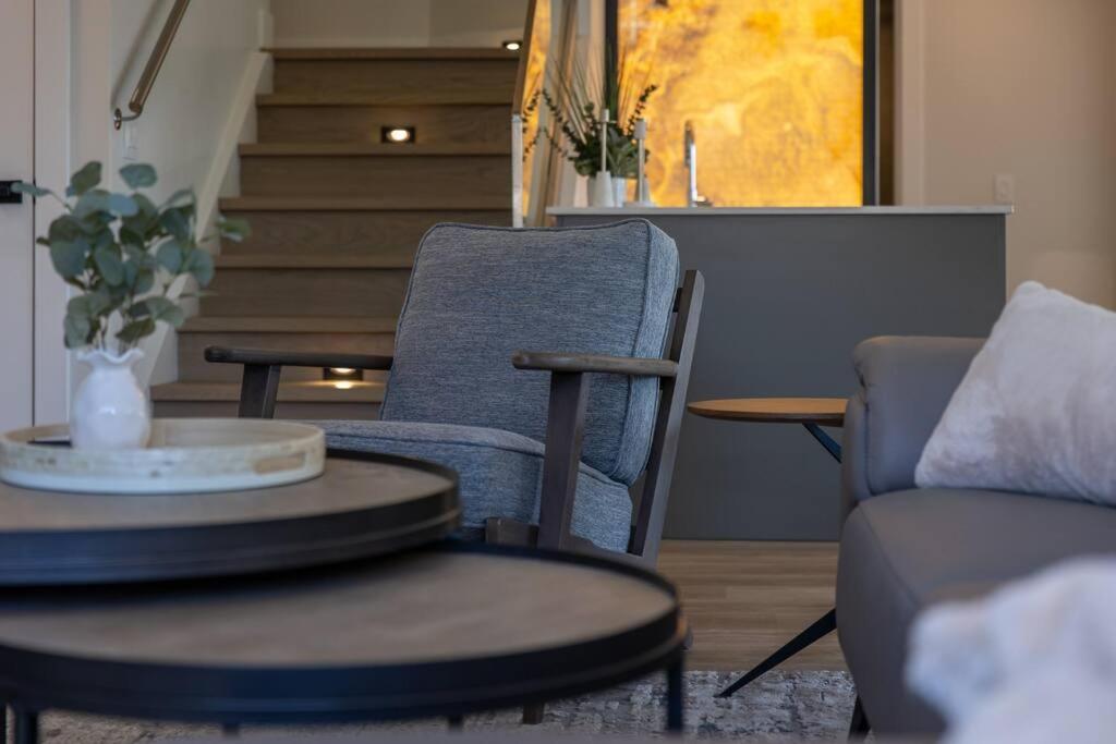 Luxurious 5 Bedroom House With Pool & Sauna West Kelowna Dış mekan fotoğraf