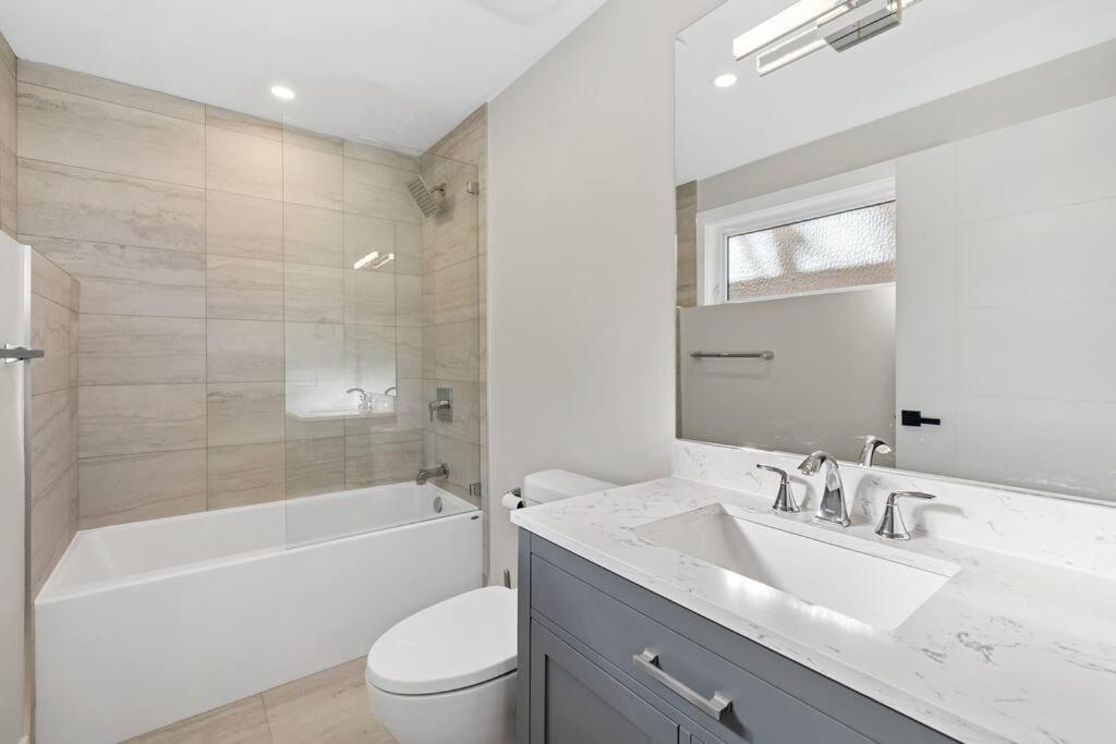 Luxurious 5 Bedroom House With Pool & Sauna West Kelowna Dış mekan fotoğraf