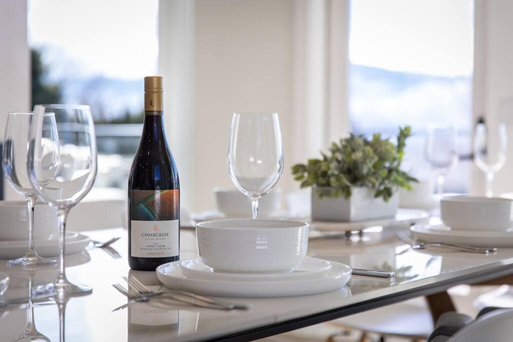 Luxurious 5 Bedroom House With Pool & Sauna West Kelowna Dış mekan fotoğraf
